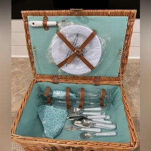 Martha Stewart picnic basket